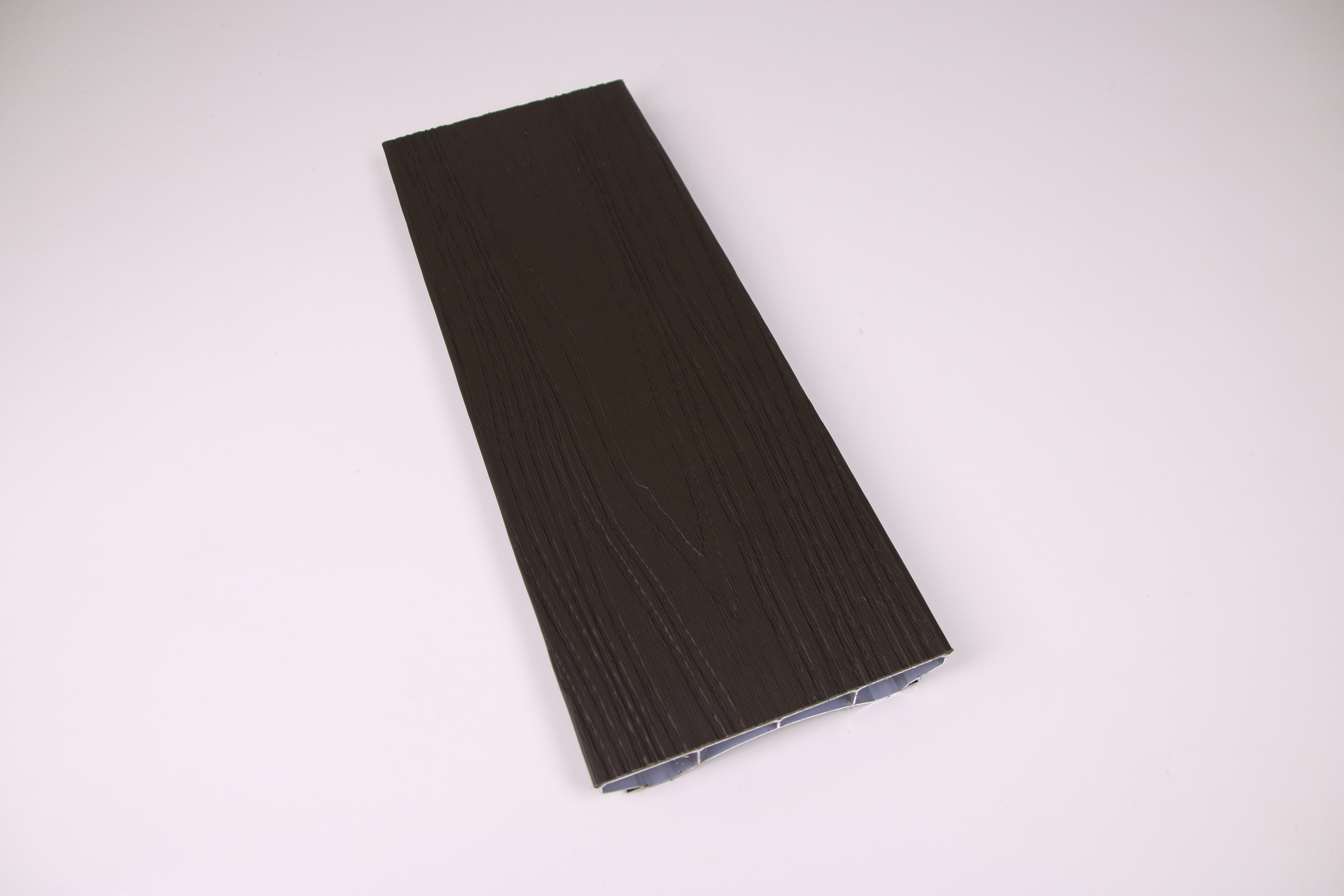  Decking in alluminio di lusso per spazi esterni: installazione leggera, resistente allo slittamento e facile