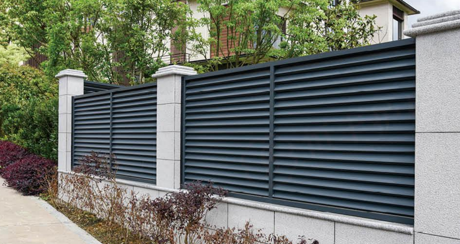 Nowoczesne minimalistyczne ogrodzenie aluminiowe odporna na rdzę barierę ogrodową na zewnątrz