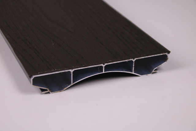  Decking in alluminio di lusso per spazi esterni: installazione leggera, resistente allo slittamento e facile