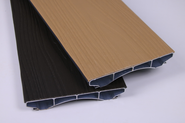 Decking in alluminio Easy-Clean: installazione rapida per rifacimenti esterni istantanei